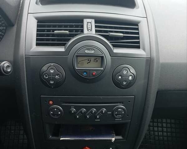Рено Меган 2006 у Сумах на Automoto.ua Синій Рено Меган, об'ємом двигуна 1.6 л та пробігом 163 тис. км за 5200 $, фото 26 на Automoto.ua