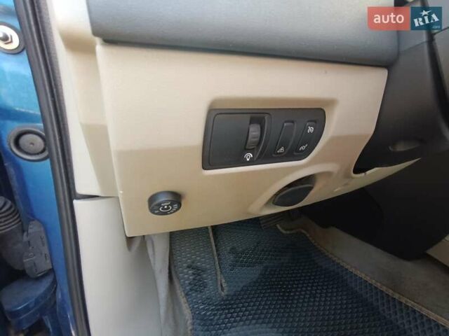 Синий Рено Меган, объемом двигателя 2 л и пробегом 218 тыс. км за 4990 $, фото 12 на Automoto.ua