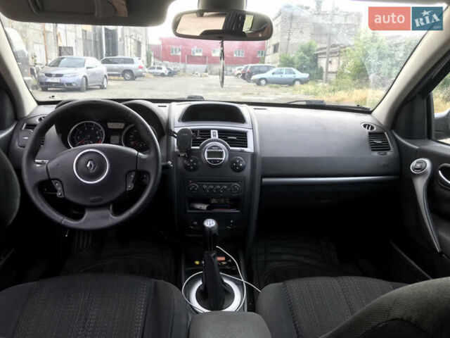 Синий Рено Меган, объемом двигателя 1.6 л и пробегом 280 тыс. км за 4700 $, фото 12 на Automoto.ua