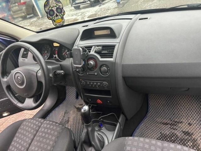 Синий Рено Меган, объемом двигателя 1.6 л и пробегом 223 тыс. км за 5500 $, фото 1 на Automoto.ua