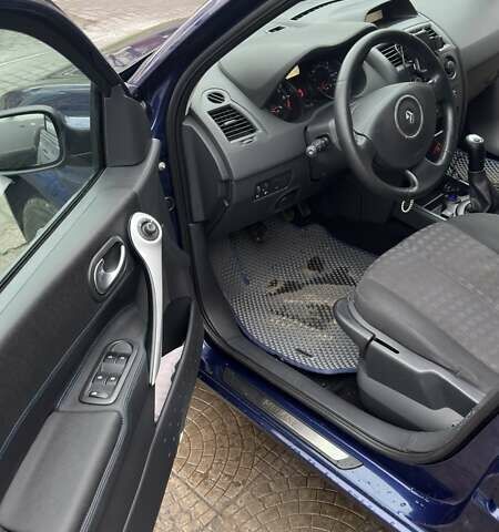 Синий Рено Меган, объемом двигателя 1.6 л и пробегом 223 тыс. км за 5500 $, фото 13 на Automoto.ua