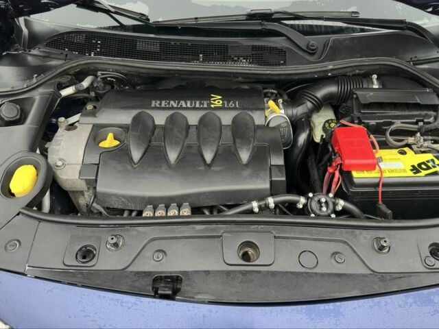 Синий Рено Меган, объемом двигателя 1.6 л и пробегом 223 тыс. км за 5500 $, фото 4 на Automoto.ua