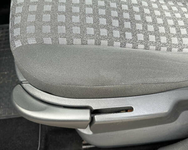 Синий Рено Меган, объемом двигателя 1.6 л и пробегом 213 тыс. км за 5350 $, фото 22 на Automoto.ua