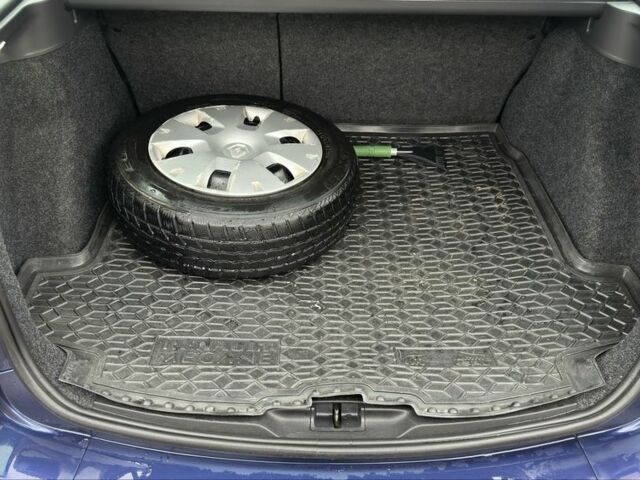 Синий Рено Меган, объемом двигателя 1.6 л и пробегом 223 тыс. км за 5500 $, фото 5 на Automoto.ua