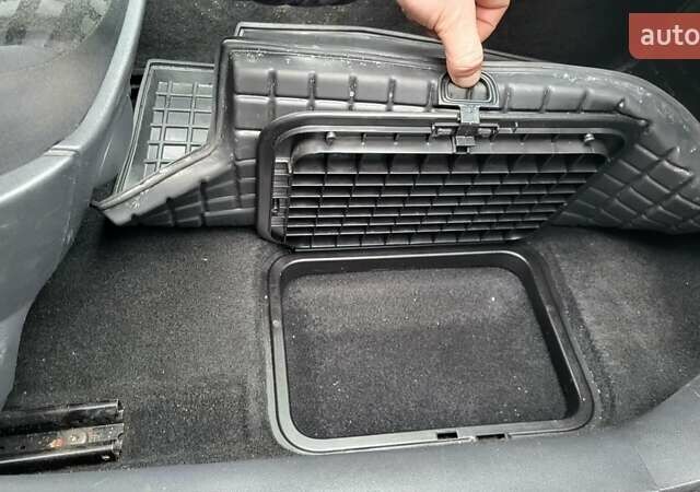 Синій Рено Меган, об'ємом двигуна 1.6 л та пробігом 249 тис. км за 5550 $, фото 27 на Automoto.ua