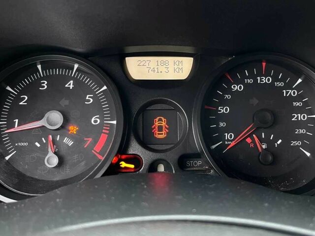 Синий Рено Меган, объемом двигателя 1.6 л и пробегом 227 тыс. км за 4800 $, фото 11 на Automoto.ua