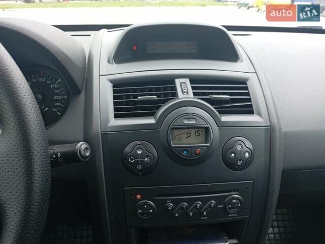 Рено Меган 2006 у Сумах на Automoto.ua Синій Рено Меган, об'ємом двигуна 1.6 л та пробігом 163 тис. км за 5200 $, фото 25 на Automoto.ua