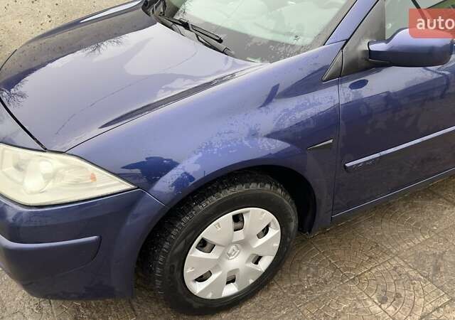 Синий Рено Меган, объемом двигателя 1.6 л и пробегом 223 тыс. км за 5500 $, фото 6 на Automoto.ua