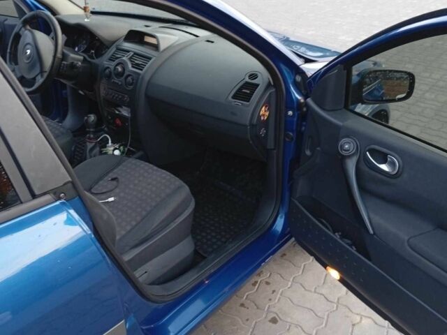 Синий Рено Меган, объемом двигателя 1.9 л и пробегом 353 тыс. км за 5200 $, фото 5 на Automoto.ua