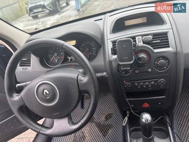 Синий Рено Меган, объемом двигателя 1.6 л и пробегом 223 тыс. км за 5500 $, фото 16 на Automoto.ua