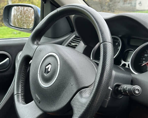 Синій Рено Меган, об'ємом двигуна 1.6 л та пробігом 164 тис. км за 5950 $, фото 13 на Automoto.ua