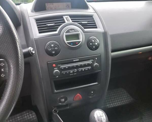 Синий Рено Меган, объемом двигателя 1.6 л и пробегом 213 тыс. км за 5700 $, фото 44 на Automoto.ua