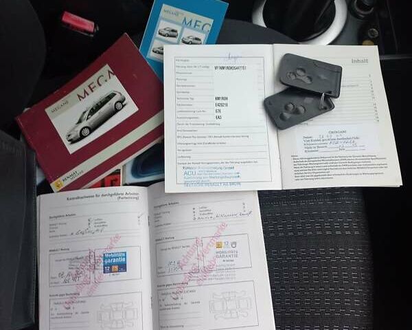 Синий Рено Меган, объемом двигателя 1.6 л и пробегом 213 тыс. км за 5700 $, фото 3 на Automoto.ua