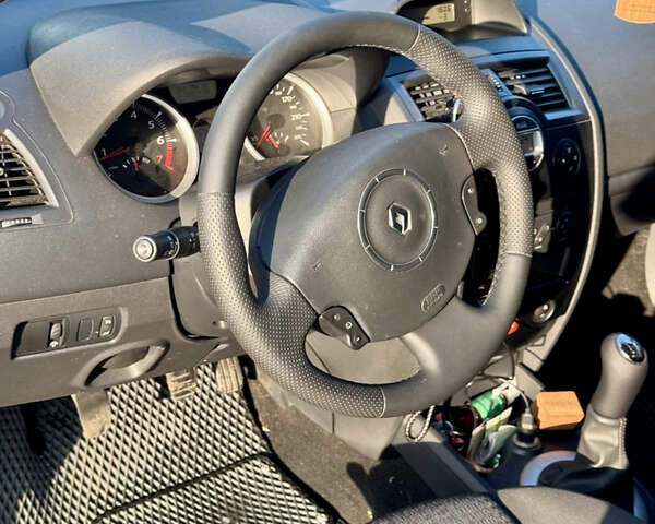 Синий Рено Меган, объемом двигателя 1.6 л и пробегом 218 тыс. км за 5800 $, фото 7 на Automoto.ua