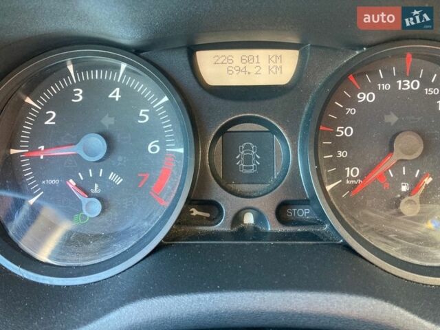 Синій Рено Меган, об'ємом двигуна 1.6 л та пробігом 226 тис. км за 5150 $, фото 25 на Automoto.ua