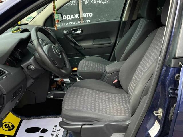 Синий Рено Меган, объемом двигателя 1.6 л и пробегом 227 тыс. км за 4800 $, фото 16 на Automoto.ua