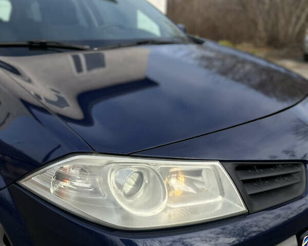 Синий Рено Меган, объемом двигателя 1.6 л и пробегом 213 тыс. км за 5350 $, фото 1 на Automoto.ua