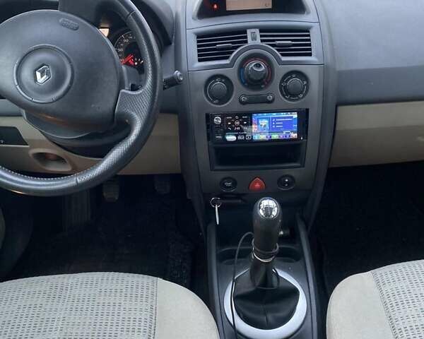 Синий Рено Меган, объемом двигателя 1.6 л и пробегом 229 тыс. км за 4850 $, фото 12 на Automoto.ua