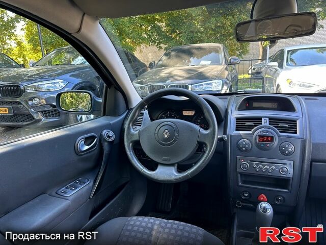 Синий Рено Меган, объемом двигателя 1.6 л и пробегом 238 тыс. км за 5100 $, фото 6 на Automoto.ua