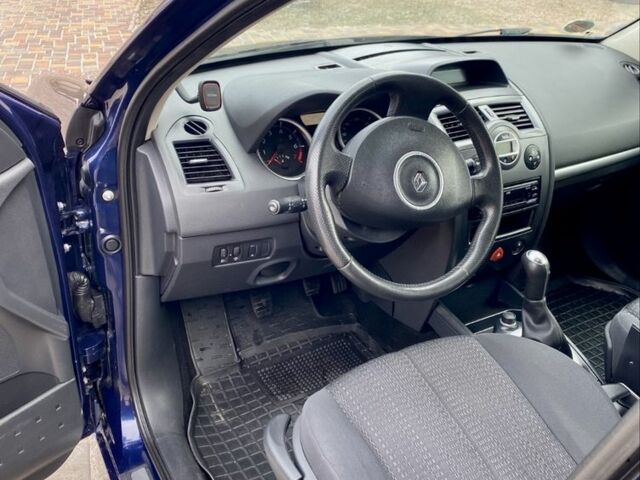 Синій Рено Меган, об'ємом двигуна 1.6 л та пробігом 245 тис. км за 6300 $, фото 4 на Automoto.ua