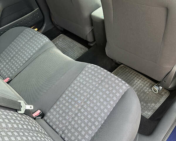 Синий Рено Меган, объемом двигателя 1.6 л и пробегом 213 тыс. км за 5350 $, фото 10 на Automoto.ua