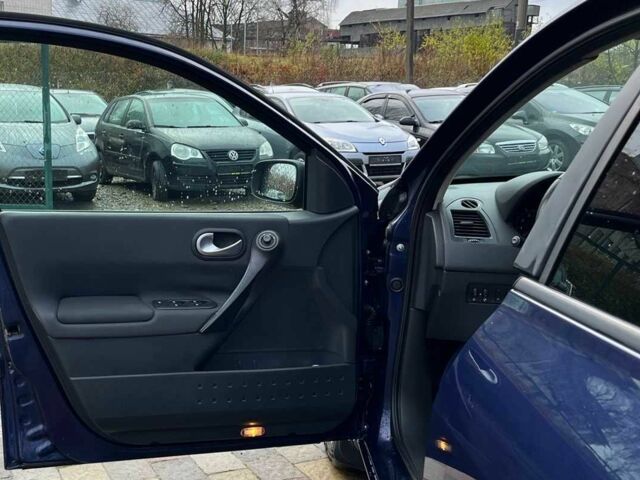 Синий Рено Меган, объемом двигателя 1.6 л и пробегом 227 тыс. км за 4800 $, фото 17 на Automoto.ua