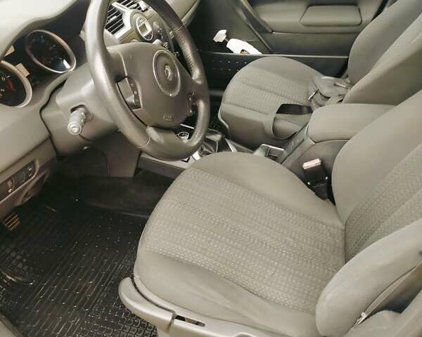 Синій Рено Меган, об'ємом двигуна 2 л та пробігом 223 тис. км за 5600 $, фото 10 на Automoto.ua