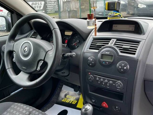 Синий Рено Меган, объемом двигателя 1.6 л и пробегом 227 тыс. км за 4800 $, фото 9 на Automoto.ua