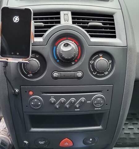 Синій Рено Меган, об'ємом двигуна 1.6 л та пробігом 249 тис. км за 5550 $, фото 31 на Automoto.ua