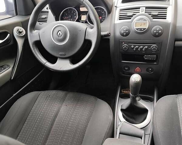 Синій Рено Меган, об'ємом двигуна 1.6 л та пробігом 210 тис. км за 5000 $, фото 39 на Automoto.ua