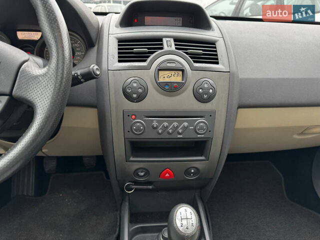 Синий Рено Меган, объемом двигателя 1.6 л и пробегом 184 тыс. км за 5500 $, фото 9 на Automoto.ua