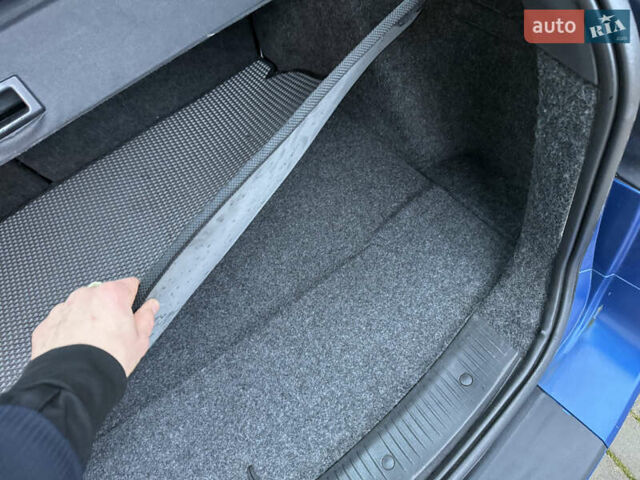 Синій Рено Меган, об'ємом двигуна 1.6 л та пробігом 208 тис. км за 5250 $, фото 24 на Automoto.ua