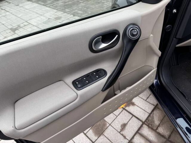 Синий Рено Меган, объемом двигателя 1.6 л и пробегом 184 тыс. км за 5500 $, фото 7 на Automoto.ua