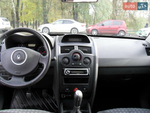 Рено Меган 2007 в Сумах на Automoto.ua Синий Рено Меган, объемом двигателя 1.6 л и пробегом 194 тыс. км за 5700 $, фото 9 на Automoto.ua