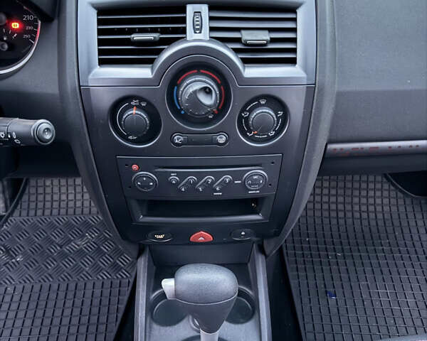 Синий Рено Меган, объемом двигателя 1.6 л и пробегом 191 тыс. км за 5400 $, фото 17 на Automoto.ua