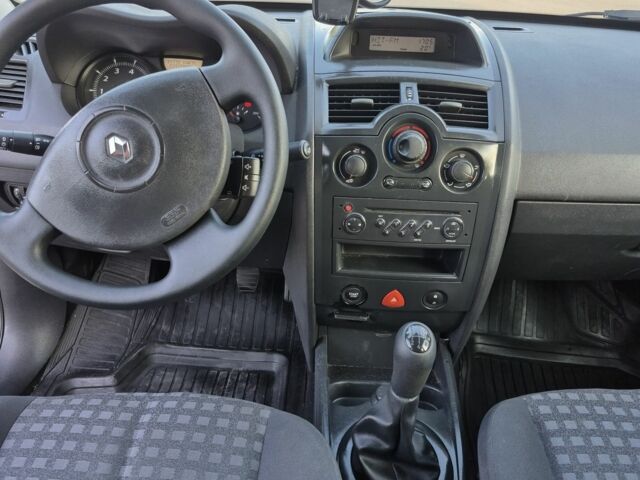 Синий Рено Меган, объемом двигателя 0 л и пробегом 210 тыс. км за 5499 $, фото 5 на Automoto.ua