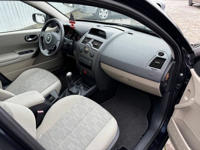 Синий Рено Меган, объемом двигателя 1.6 л и пробегом 184 тыс. км за 5500 $, фото 12 на Automoto.ua