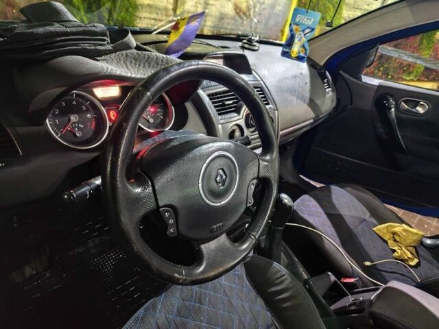 Синий Рено Меган, объемом двигателя 1.6 л и пробегом 270 тыс. км за 4700 $, фото 4 на Automoto.ua