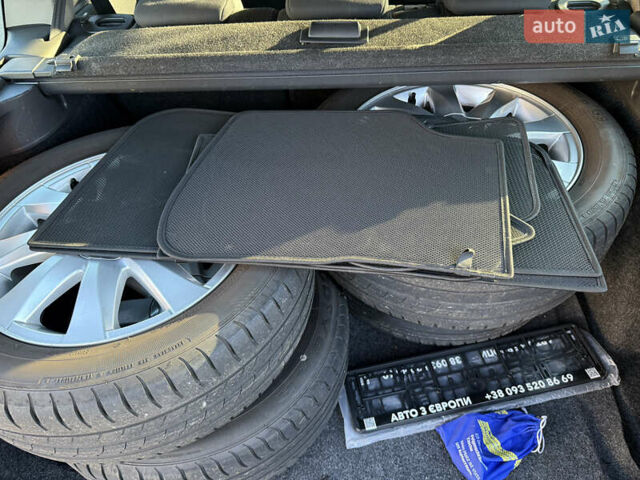 Синий Рено Меган, объемом двигателя 2 л и пробегом 196 тыс. км за 6499 $, фото 24 на Automoto.ua