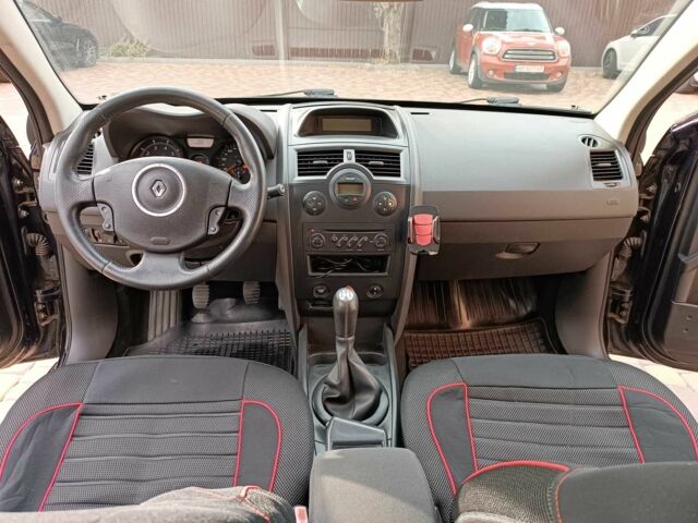 Синий Рено Меган, объемом двигателя 1.6 л и пробегом 200 тыс. км за 5200 $, фото 8 на Automoto.ua