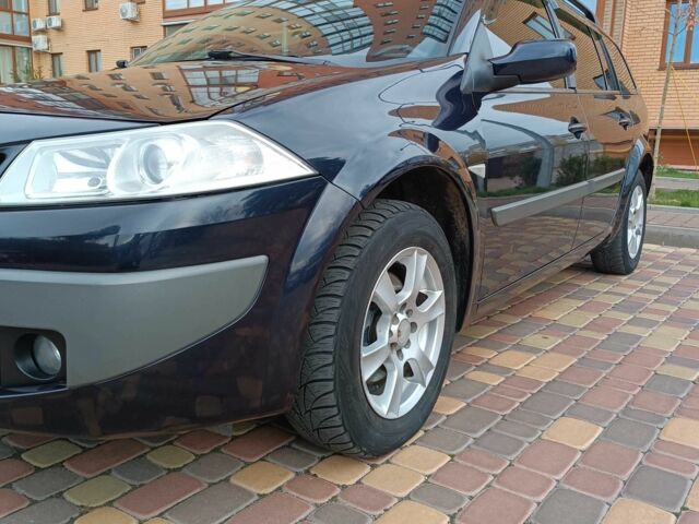 Синий Рено Меган, объемом двигателя 1.6 л и пробегом 200 тыс. км за 5200 $, фото 4 на Automoto.ua