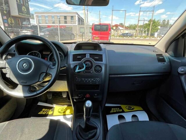 Синій Рено Меган, об'ємом двигуна 0 л та пробігом 329 тис. км за 4297 $, фото 12 на Automoto.ua