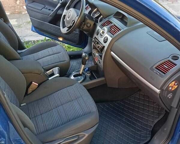 Синий Рено Меган, объемом двигателя 1.6 л и пробегом 114 тыс. км за 6300 $, фото 4 на Automoto.ua