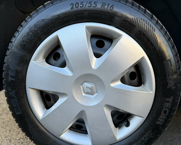 Синий Рено Меган, объемом двигателя 2 л и пробегом 196 тыс. км за 6499 $, фото 31 на Automoto.ua