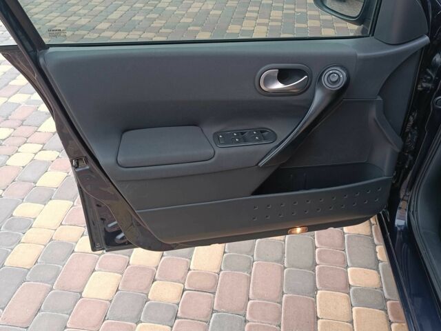 Синий Рено Меган, объемом двигателя 1.6 л и пробегом 200 тыс. км за 5200 $, фото 7 на Automoto.ua