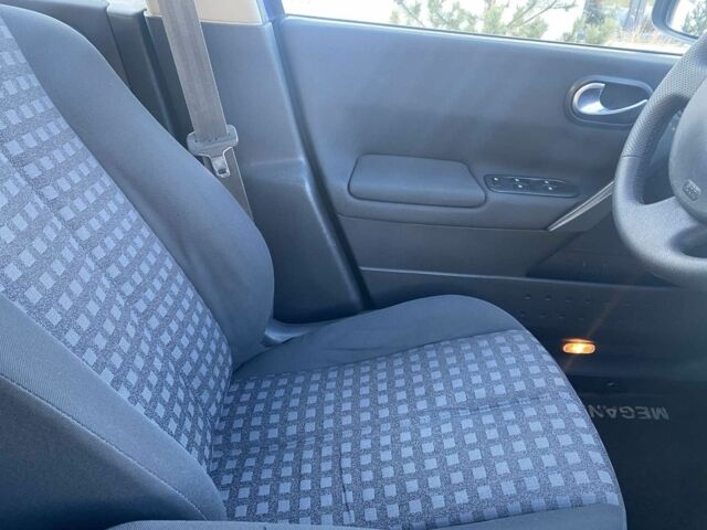 Синій Рено Меган, об'ємом двигуна 0 л та пробігом 195 тис. км за 5600 $, фото 21 на Automoto.ua