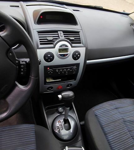 Синий Рено Меган, объемом двигателя 1.6 л и пробегом 200 тыс. км за 5500 $, фото 7 на Automoto.ua