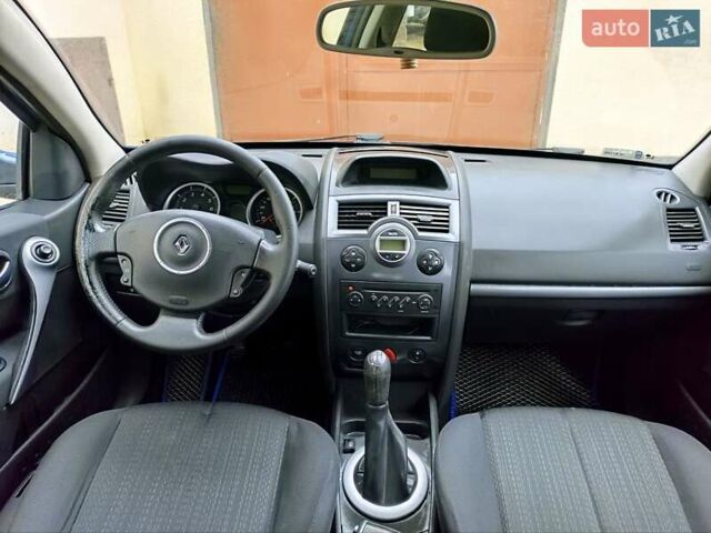 Синий Рено Меган, объемом двигателя 1.6 л и пробегом 292 тыс. км за 5200 $, фото 6 на Automoto.ua