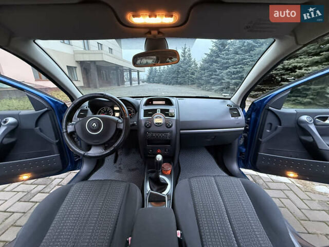 Синій Рено Меган, об'ємом двигуна 1.6 л та пробігом 208 тис. км за 5250 $, фото 17 на Automoto.ua