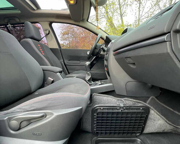 Синій Рено Меган, об'ємом двигуна 1.6 л та пробігом 274 тис. км за 5500 $, фото 24 на Automoto.ua